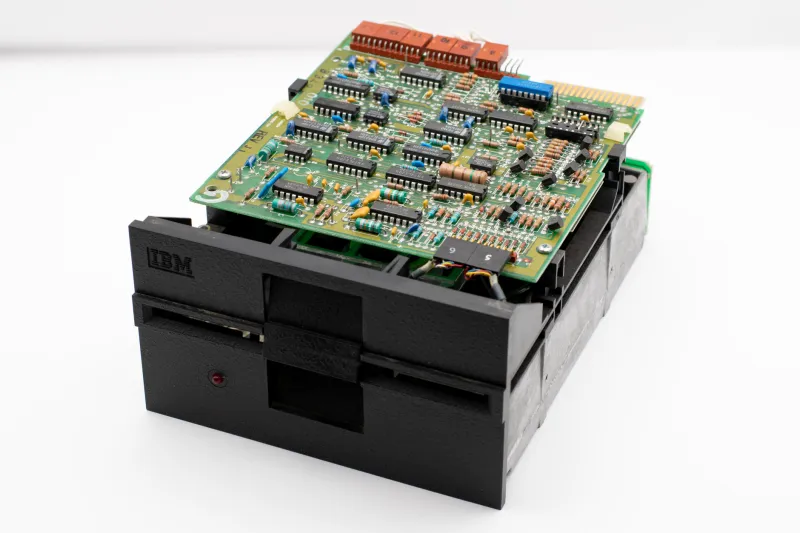 Stop Guessing, Start Sniffing: Decoding Your Gadgets With a $10 Logic Analyzer